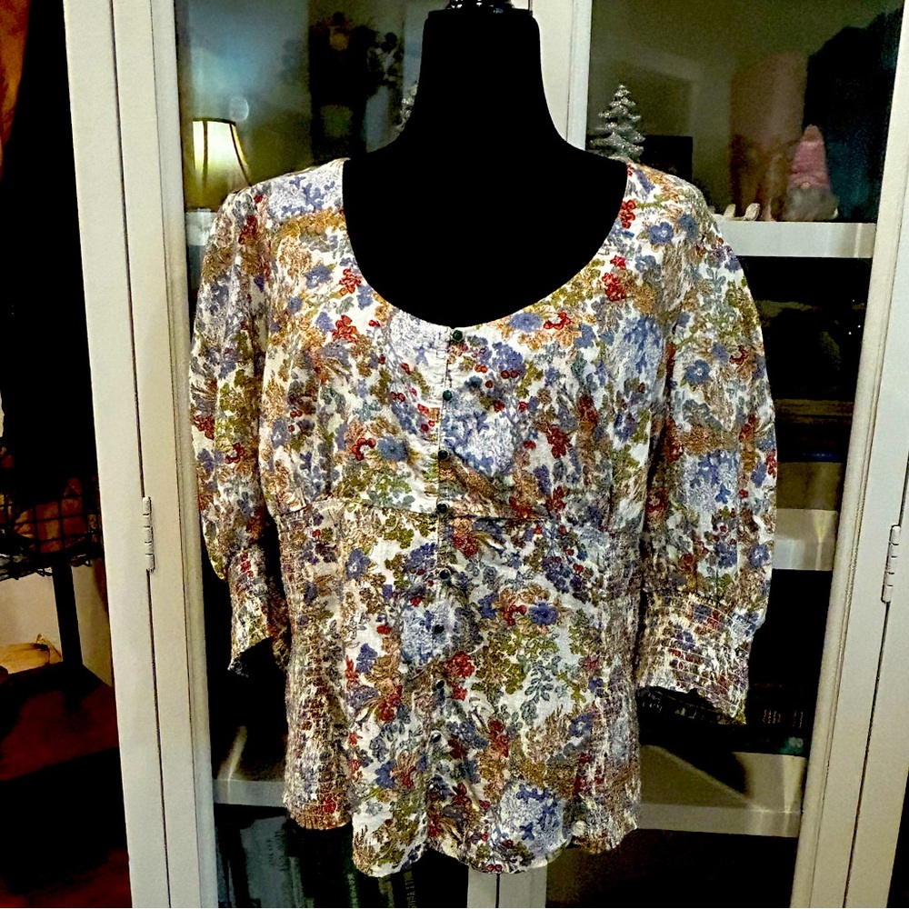 Anthropology floral cotton blouse with gathered waste and button in front